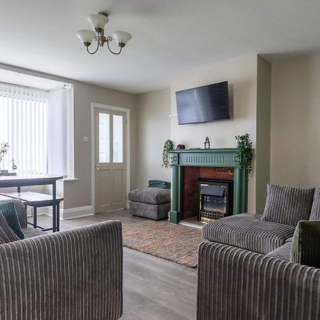 Beachfront Apartment - Ground Floor Apartment With Sea Views, Next To The Beach, Bridlington, North Yorkshire Bessingby Екстериор снимка