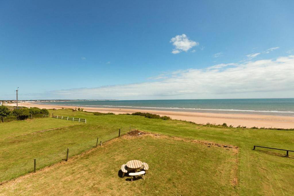 Beachfront Apartment - Ground Floor Apartment With Sea Views, Next To The Beach, Bridlington, North Yorkshire Bessingby Екстериор снимка
