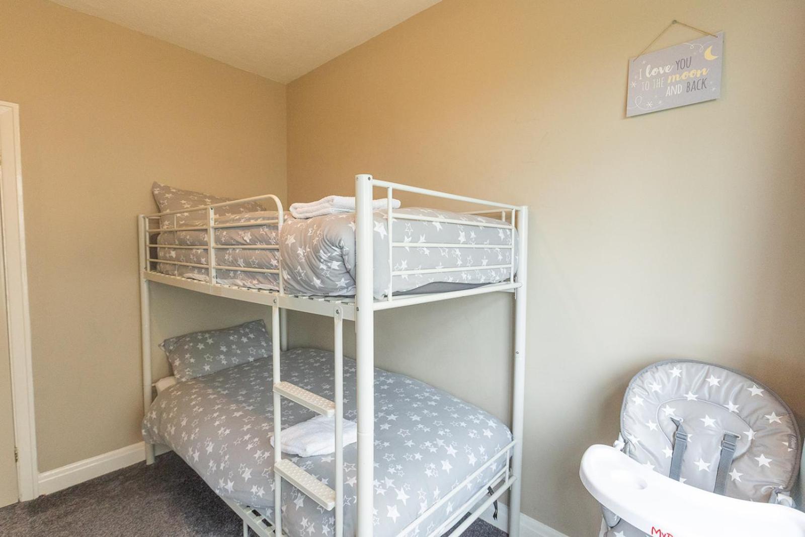 Beachfront Apartment - Ground Floor Apartment With Sea Views, Next To The Beach, Bridlington, North Yorkshire Bessingby Екстериор снимка