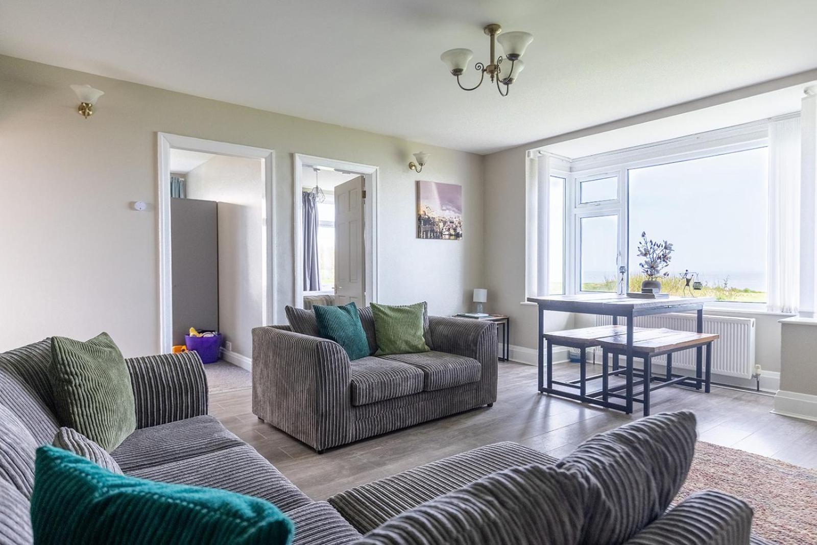 Beachfront Apartment - Ground Floor Apartment With Sea Views, Next To The Beach, Bridlington, North Yorkshire Bessingby Екстериор снимка